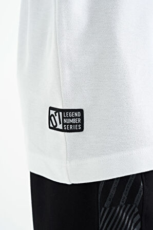 Beyaz Cep Detaylı O Yaka Standart Kalıp Erkek Çocuk T-Shirt - 11120 | 6-7 Yaş