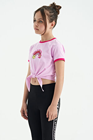 Pembe Baskı Detaylı O Yaka Çok Renkli Bağlama Detaylı Kız Çocuk T-Shirt - 75113 | 8-9 Yaş