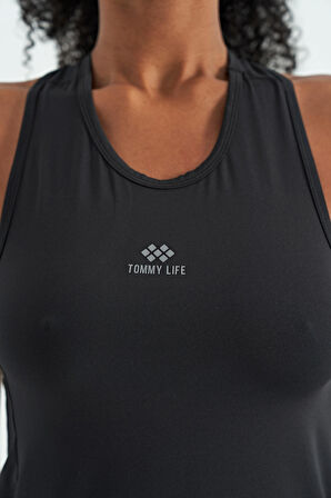 Siyah Yırtmaç Detaylı O Yaka Sıfır Kollu Standart Kalıp Kadın Spor Atlet - 97256 | XL