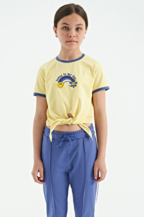 Sarı Baskı Detaylı O Yaka Çok Renkli Bağlama Detaylı Kız Çocuk T-Shirt - 75113 | 13-14 Yaş