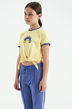 Sarı Baskı Detaylı O Yaka Çok Renkli Bağlama Detaylı Kız Çocuk T-Shirt - 75113 | 13-14 Yaş