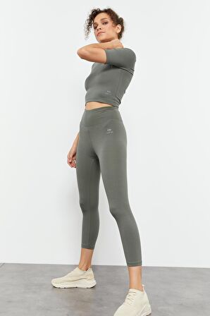 Çağla Kısa Kollu Dar Kalıp O Yaka Kadın Crop Top - 97149 | L