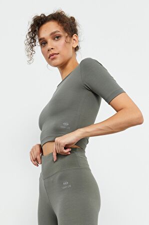 Çağla Kısa Kollu Dar Kalıp O Yaka Kadın Crop Top - 97149 | XL