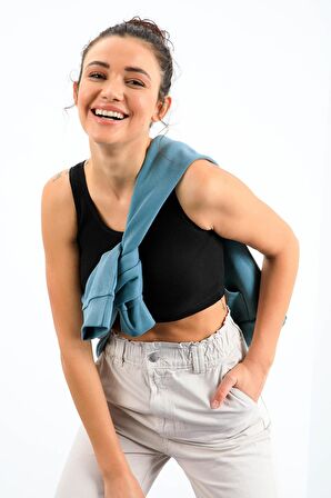 Siyah Basic Sıfır Kol Dar Kalıp U Yaka Kadın Crop Top - 97160 | S