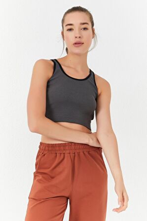 Antrasit Basic Sıfır Kol Dar Kalıp U Yaka Kadın Crop Top - 97160 | L