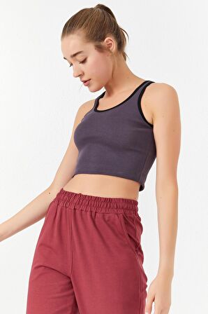 Açık Mor Basic Sıfır Kol Dar Kalıp U Yaka Kadın Crop Top - 97162 | XS