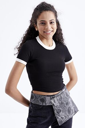 Siyah Basic Kol Detaylı O Yaka Kadın Crop Top  - 97200 | M
