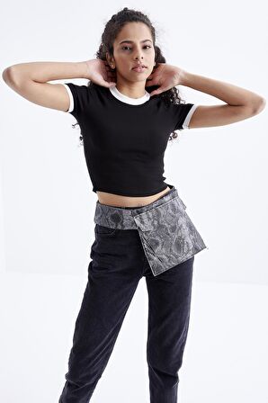 Siyah Basic Kol Detaylı O Yaka Kadın Crop Top  - 97200 | M