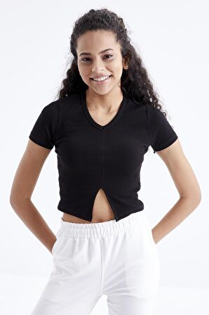 Siyah Basic Önü Yırtmaçlı V Yaka Kadın Crop Top - 97206 | M