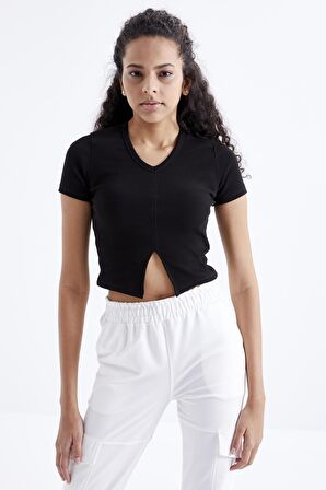 Siyah Basic Önü Yırtmaçlı V Yaka Kadın Crop Top - 97206 | M