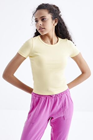Tommy Life Sarı Basic Kısa Kol O Yaka Kadın Crop Top - 97202 | S