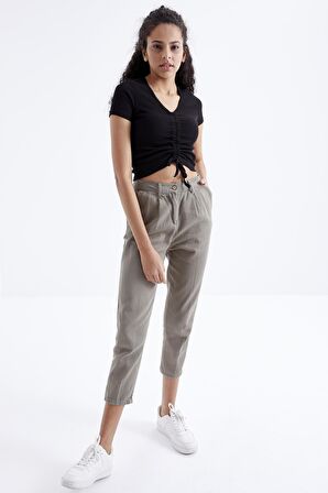 Siyah Büzgü Detaylı V Yaka Kadın Crop Top - 97205 | M