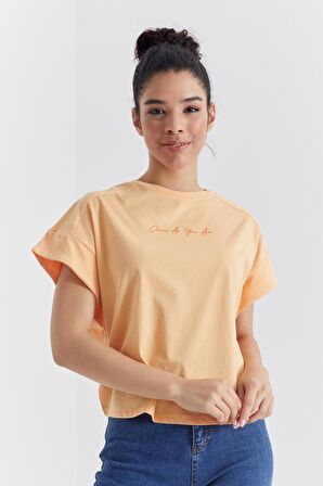 Kavun Içi Minimal Yazı Baskılı O Yaka Oversize Kadın T-Shirt  - 97219 | XL