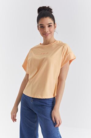 Kavun Içi Minimal Yazı Baskılı O Yaka Oversize Kadın T-Shirt  - 97219 | XL