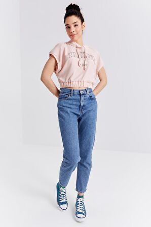 Somon Kapüşonlu Yazı Baskılı Beli Lastikli Bürümcük Kumaş Kadın Crop Top T-Shirt  - 97230 | S