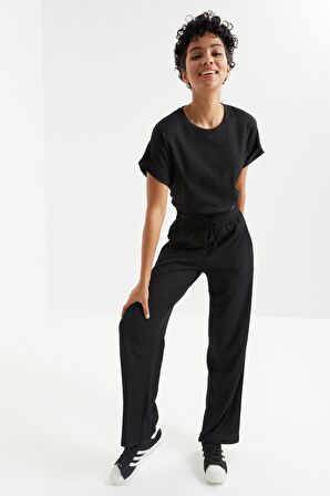 Siyah Basic O Yaka Beli Lastikli Bürümcük Kumaş Kadın Crop Top T-Shirt  - 97227 | L