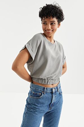 Gri Basic O Yaka Beli Lastikli Bürümcük Kumaş Kadın Crop Top T-Shirt  - 97227 | M