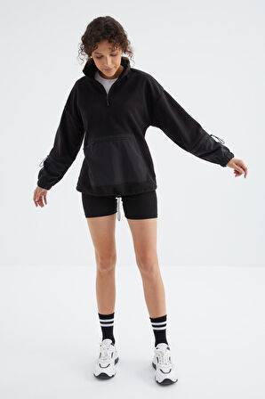 Siyah Etek Ucu Büzgülü Yarım Fermuar Kanguru Cepli Oversize Kadın Sweatshirt - 97238 | S