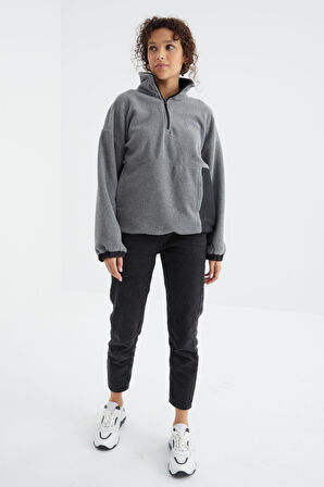 Gri Melanj Yarım Fermuar Etek Ucu Büzgülü Dik Yaka  Oversize Kadın Polar Sweatshirt - 97236 | M