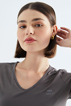 Gri Basic Kısa Kol Standart Kalıp V Yaka Kadın T-Shirt - 97145 | S