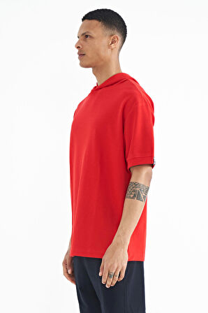 Kırmızı Kapüşonlu Kol Etiket Detaylı Oversize Erkek T-shirt - 88179 | XL