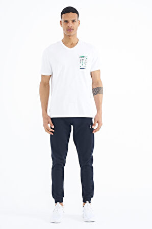 Beyaz Baskı Detaylı  V Yaka Standart Kalıp Erkek T-Shirt - 88186 | S