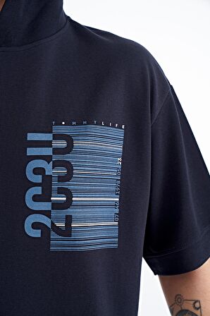 Lacivert Kapüşonlu Baskılı Kanguru Cepli Oversize Erkek T-Shirt - 88196 | S