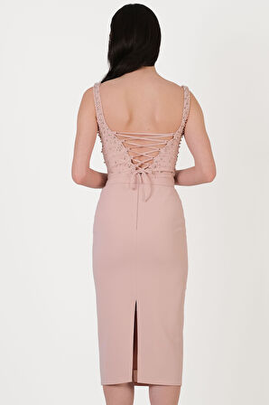 Ormilda Kare Yaka İnci İşlemeli Midi Abiye Elbise PUDRA