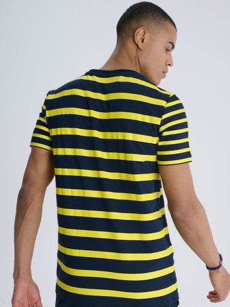 ERKEK TRIBUN ÇİZGİLİ TSHIRT