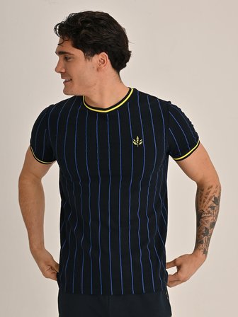ERKEK TRIBUN İNCE ÇİZGİLİ TSHIRT