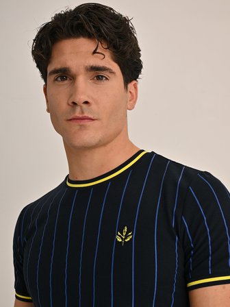 ERKEK TRIBUN İNCE ÇİZGİLİ TSHIRT
