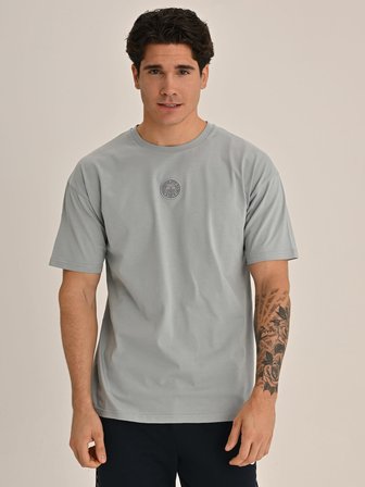 ERKEK TRIBUN YAZI DETAYLI TSHIRT
