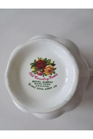 Old Country Roses England ANTIQUE Bone China Tea Cup & Saucer