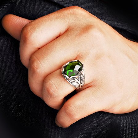Kuyumcudukkanı Fasetli Oval Kubbe Kesim Taşlı Gümüş Erkek Yüzük-60007-W-FGRN