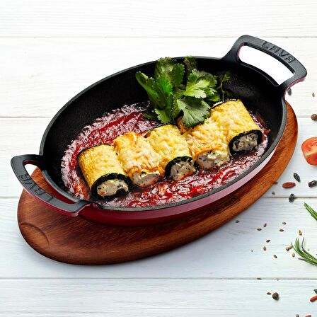 Lava Döküm Oval Kulplu Tava ve Ahşap Altlıklı. Ölçü 23x17cm. - Kırmızı