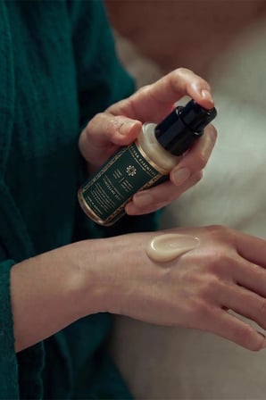 DENSA Essential Arındırıcı Yüz Temizleme Jeli 50 ml | Bentonit Kil, Niasinamid, Yeşil Çay | Gözenek Temizleyici