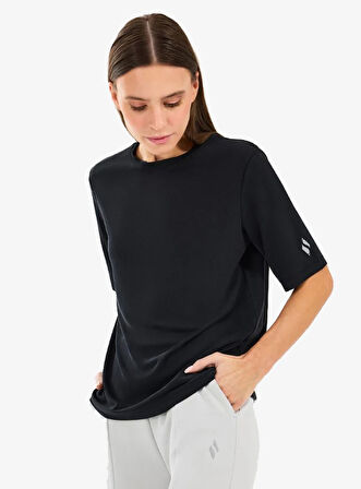 Skechers W Lounge Regular Crew Neck Kadın T-Shirt