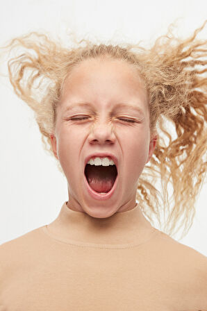 Sütlü Kahve Basic Kışlık Yarım Balıkçı Yaka Uzun Kollu Kız Çocuk Tişört