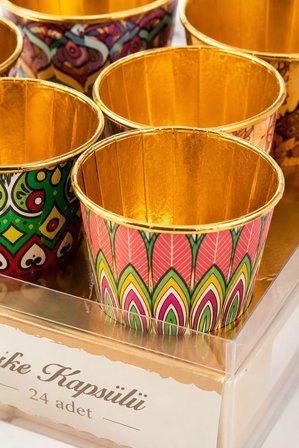 Cupcake Kapsülü 24'lü Mandala Desenli Gold Varaklı Asetat Kutulu Kek ve Muffin Pişirme Kapsülü