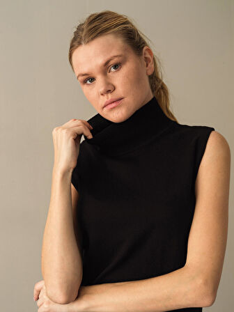 Xint Siyah Regular Fit Basic Kazak