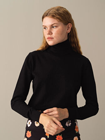 Xint Siyah Regular Fit Basic Kazak