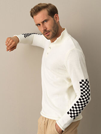 Xint Ekru Dik Yaka Regular Fit Kazak