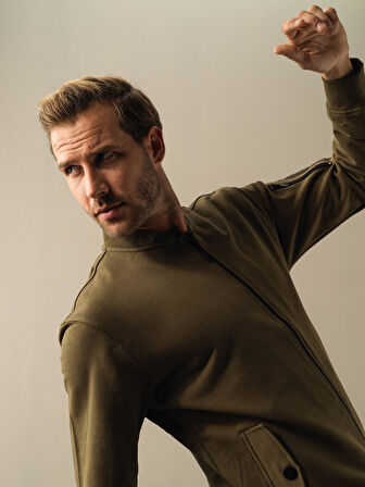 Xint Haki Regular Fit Sweatmont