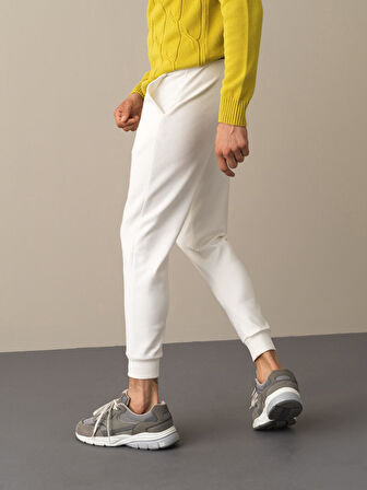 Xint Beyaz Pamuklu Jogger Pantolon