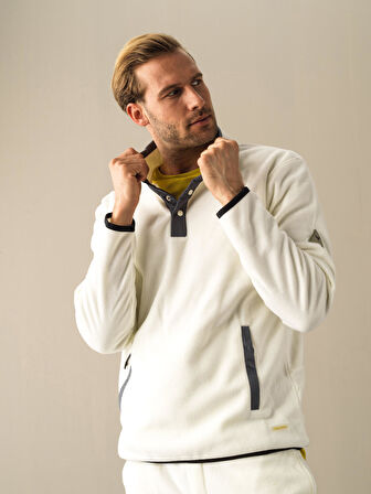 Xint Beyaz Regular Fit Polar Sweatshirt