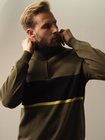 Xint Haki Regular Fit Sweatshirt