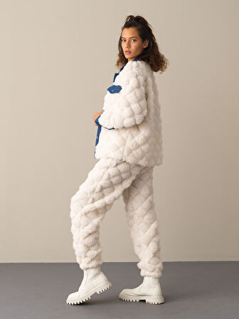 Xint Beyaz Oversize Kuzu Ceket