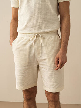 Ekru Regular Fit Pamuklu Şort