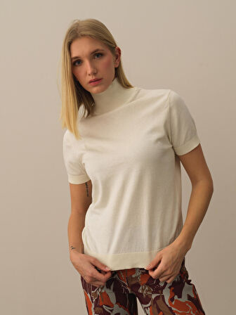 Xint Kırık Beyaz Pamuk Dokulu Regular Fit Kazak