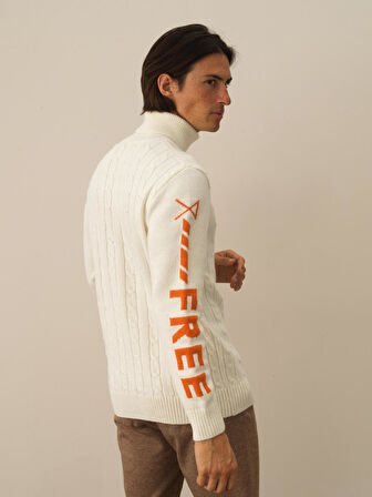 Xint Kırık Beyaz Doğal Yün Dokulu Regular Fit Kazak